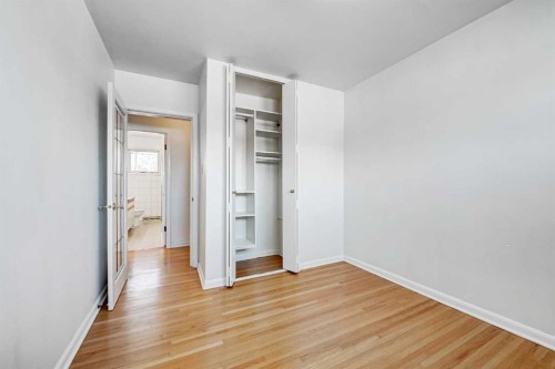 48 Westover Drive Sw, Calgary, AB - Indoor Photo Showing Other Room