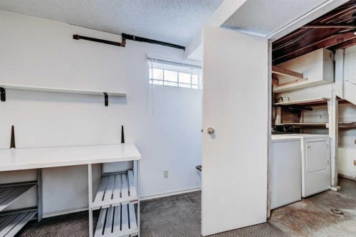 48 Westover Drive Sw, Calgary, AB - Indoor Photo Showing Laundry Room
