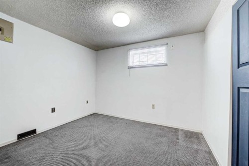 48 Westover Drive Sw, Calgary, AB - Indoor Photo Showing Other Room