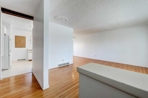 48 Westover Drive Sw, Calgary, AB - Indoor Photo Showing Other Room