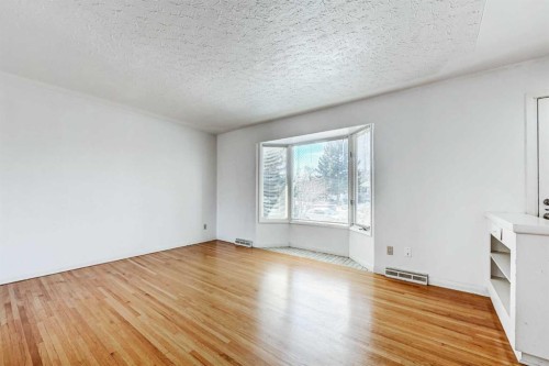 48 Westover Drive Sw, Calgary, AB - Indoor Photo Showing Other Room