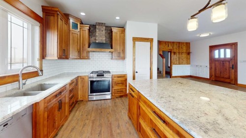 114039 Range Road 221, Rural Lethbridge County, AB - Indoor Photo Showing Kitchen With Double Sink With Upgraded Kitchen