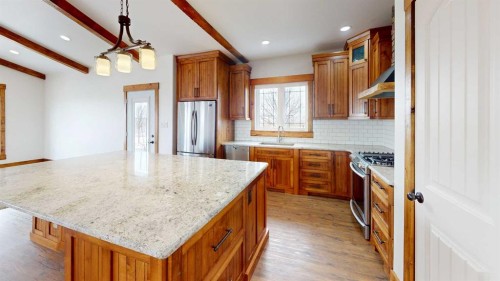 114039 Range Road 221, Rural Lethbridge County, AB - Indoor Photo Showing Kitchen With Upgraded Kitchen