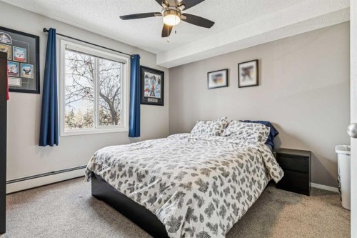 2211-2371 Eversyde Avenue Sw, Calgary, AB - Indoor Photo Showing Bedroom