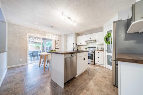 17 Hidden Close Nw, Calgary, AB 