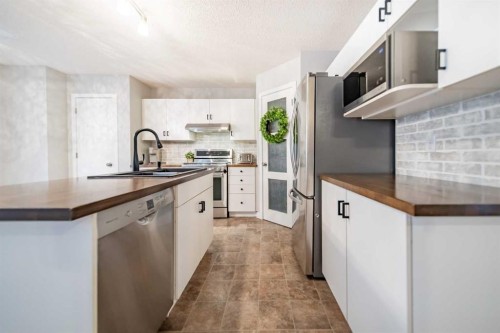 17 Hidden Close Nw, Calgary, AB 