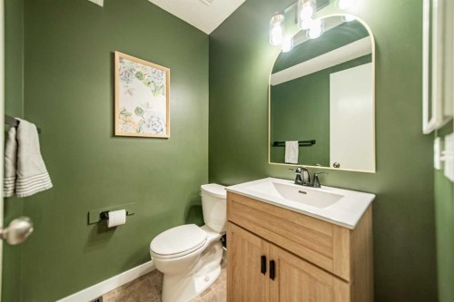 17 Hidden Close Nw, Calgary, AB 