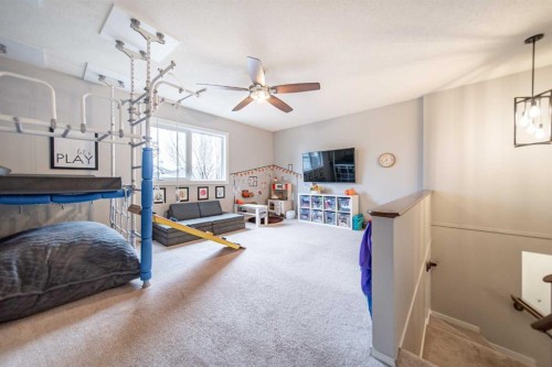 17 Hidden Close Nw, Calgary, AB 