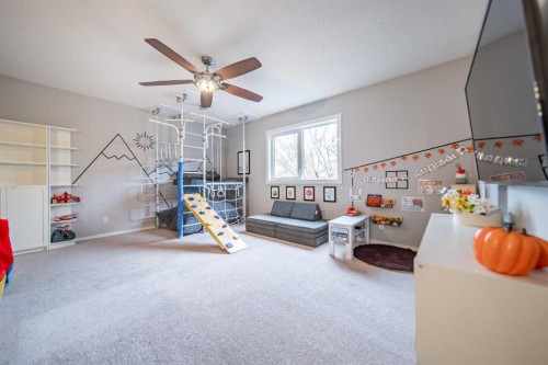 17 Hidden Close Nw, Calgary, AB 