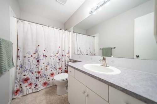 17 Hidden Close Nw, Calgary, AB 