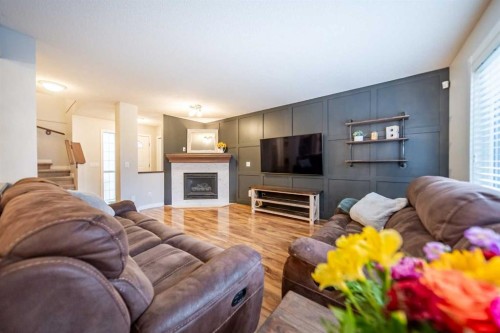 17 Hidden Close Nw, Calgary, AB 