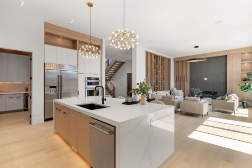 2613 6 Avenue Nw, Calgary, AB - Indoor Photo Showing Kitchen With Upgraded Kitchen