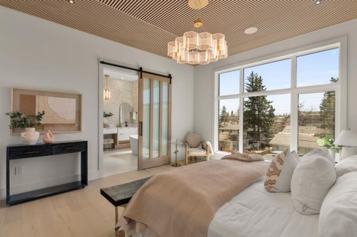 2613 6 Avenue Nw, Calgary, AB - Indoor Photo Showing Bedroom