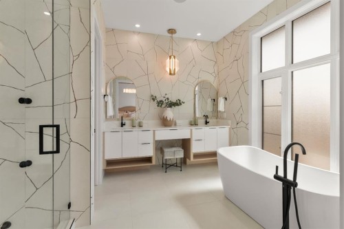 2613 6 Avenue Nw, Calgary, AB - Indoor Photo Showing Bathroom