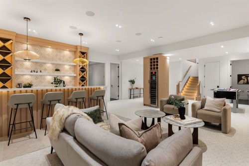 2613 6 Avenue Nw, Calgary, AB - Indoor Photo Showing Living Room