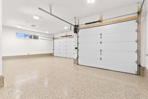 2613 6 Avenue Nw, Calgary, AB - Indoor Photo Showing Garage