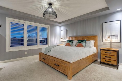 29 Aspenshire Crescent Sw, Calgary, AB - Indoor Photo Showing Bedroom