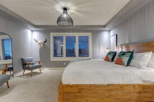 29 Aspenshire Crescent Sw, Calgary, AB - Indoor Photo Showing Bedroom