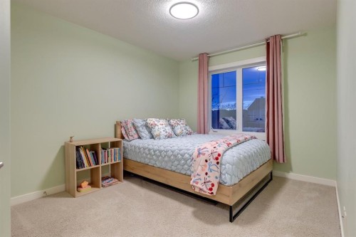 29 Aspenshire Crescent Sw, Calgary, AB - Indoor Photo Showing Bedroom
