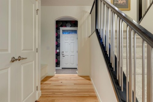 29 Aspenshire Crescent Sw, Calgary, AB - Indoor Photo Showing Other Room