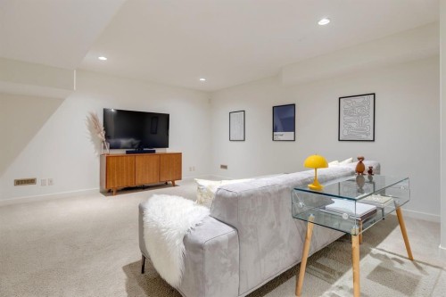 29 Aspenshire Crescent Sw, Calgary, AB - Indoor