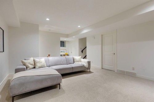 29 Aspenshire Crescent Sw, Calgary, AB - Indoor