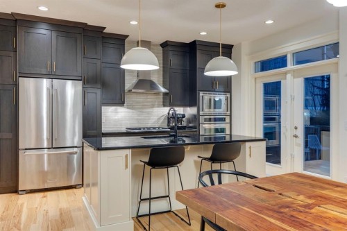29 Aspenshire Crescent Sw, Calgary, AB - Indoor Photo Showing Kitchen With Stainless Steel Kitchen With Upgraded Kitchen