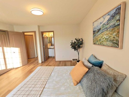 22 Arthur Close, Red Deer, AB - Indoor Photo Showing Other Room