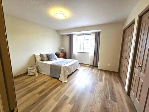 22 Arthur Close, Red Deer, AB - Indoor Photo Showing Bedroom