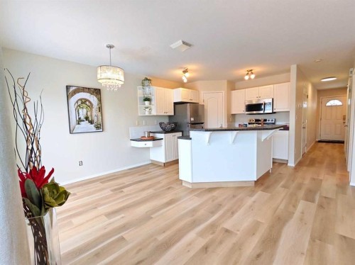 22 Arthur Close, Red Deer, AB - Indoor Photo Showing Kitchen
