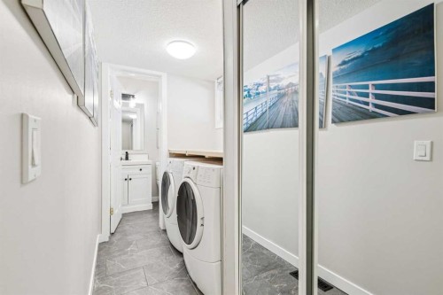 69 Suntree Lane, Okotoks, AB - Indoor Photo Showing Laundry Room