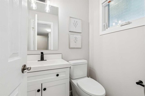 69 Suntree Lane, Okotoks, AB - Indoor Photo Showing Bathroom
