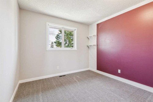 69 Suntree Lane, Okotoks, AB - Indoor Photo Showing Other Room