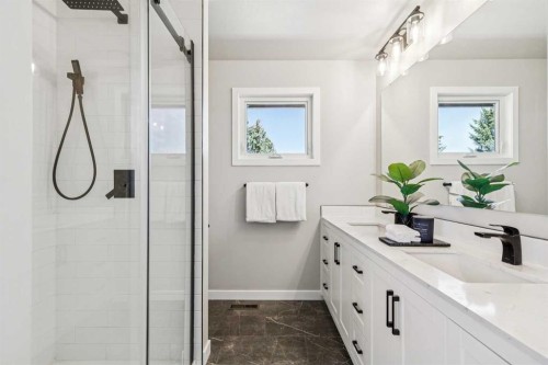 69 Suntree Lane, Okotoks, AB - Indoor Photo Showing Bathroom