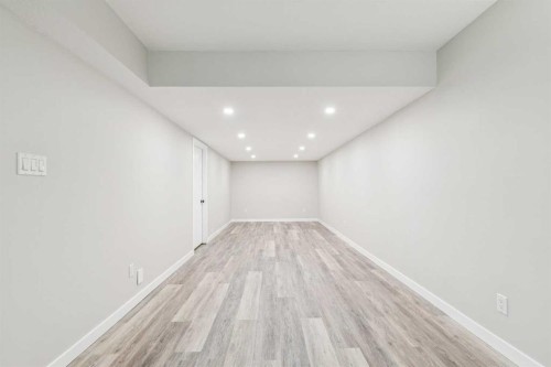 69 Suntree Lane, Okotoks, AB - Indoor Photo Showing Other Room