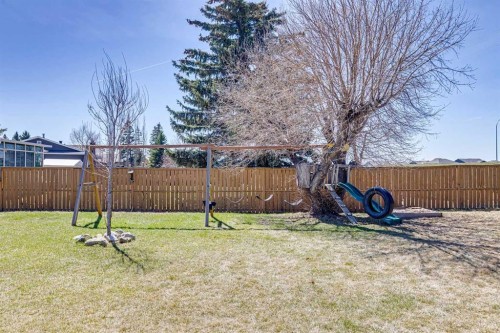 69 Suntree Lane, Okotoks, AB - Outdoor