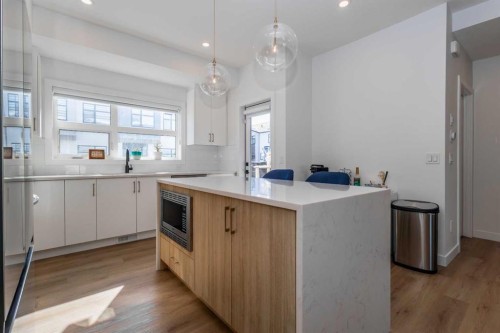 897 Mahogany Boulevard Se, Calgary, AB - Indoor Photo Showing Kitchen