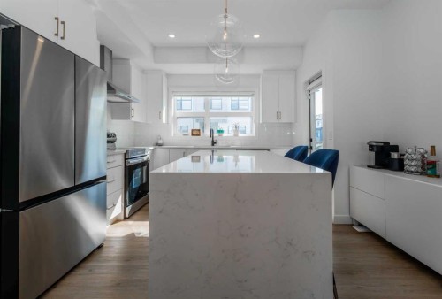 897 Mahogany Boulevard Se, Calgary, AB - Indoor Photo Showing Kitchen With Upgraded Kitchen