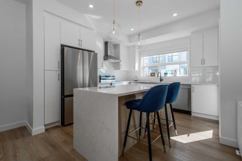 897 Mahogany Boulevard Se, Calgary, AB - Indoor Photo Showing Kitchen With Upgraded Kitchen