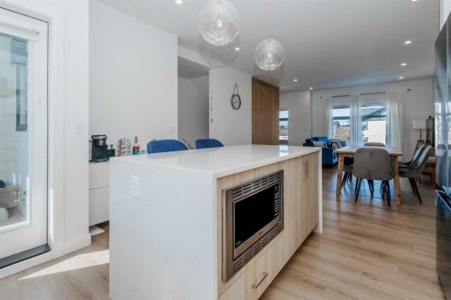 897 Mahogany Boulevard Se, Calgary, AB - Indoor Photo Showing Kitchen
