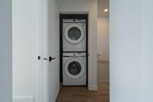 897 Mahogany Boulevard Se, Calgary, AB - Indoor Photo Showing Laundry Room