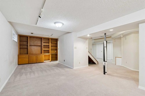 1442 Sunwood Road Se, Calgary, AB - Indoor