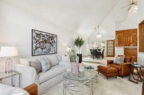 1442 Sunwood Road Se, Calgary, AB - Indoor Photo Showing Living Room