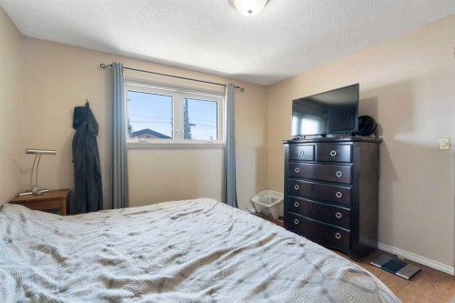 4609 Marcombe Way Ne, Calgary, AB - Indoor Photo Showing Bedroom