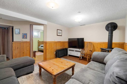 4609 Marcombe Way Ne, Calgary, AB - Indoor Photo Showing Other Room