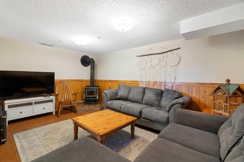 4609 Marcombe Way Ne, Calgary, AB - Indoor Photo Showing Living Room