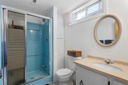 4609 Marcombe Way Ne, Calgary, AB - Indoor Photo Showing Bathroom