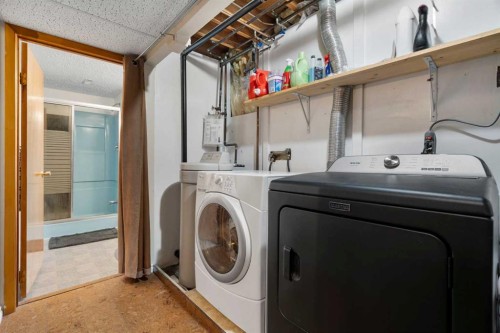 4609 Marcombe Way Ne, Calgary, AB - Indoor Photo Showing Laundry Room