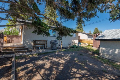 4609 Marcombe Way Ne, Calgary, AB - Outdoor