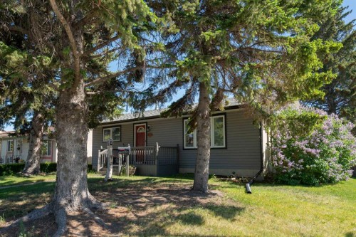 4609 Marcombe Way Ne, Calgary, AB - Outdoor